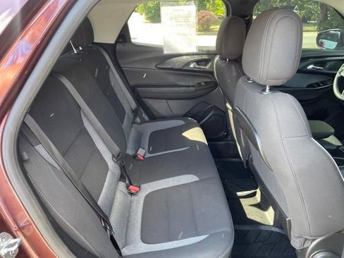 Used 2022 Chevrolet TrailBlazer LT w/ Convenience Package FWD image 33