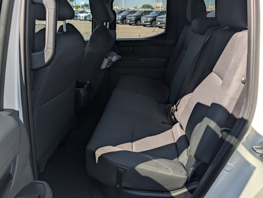 Used 2024 Toyota Tacoma SR5 AWD/4WD image 17