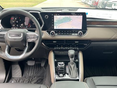 New 2026 GMC Canyon Denali image 18