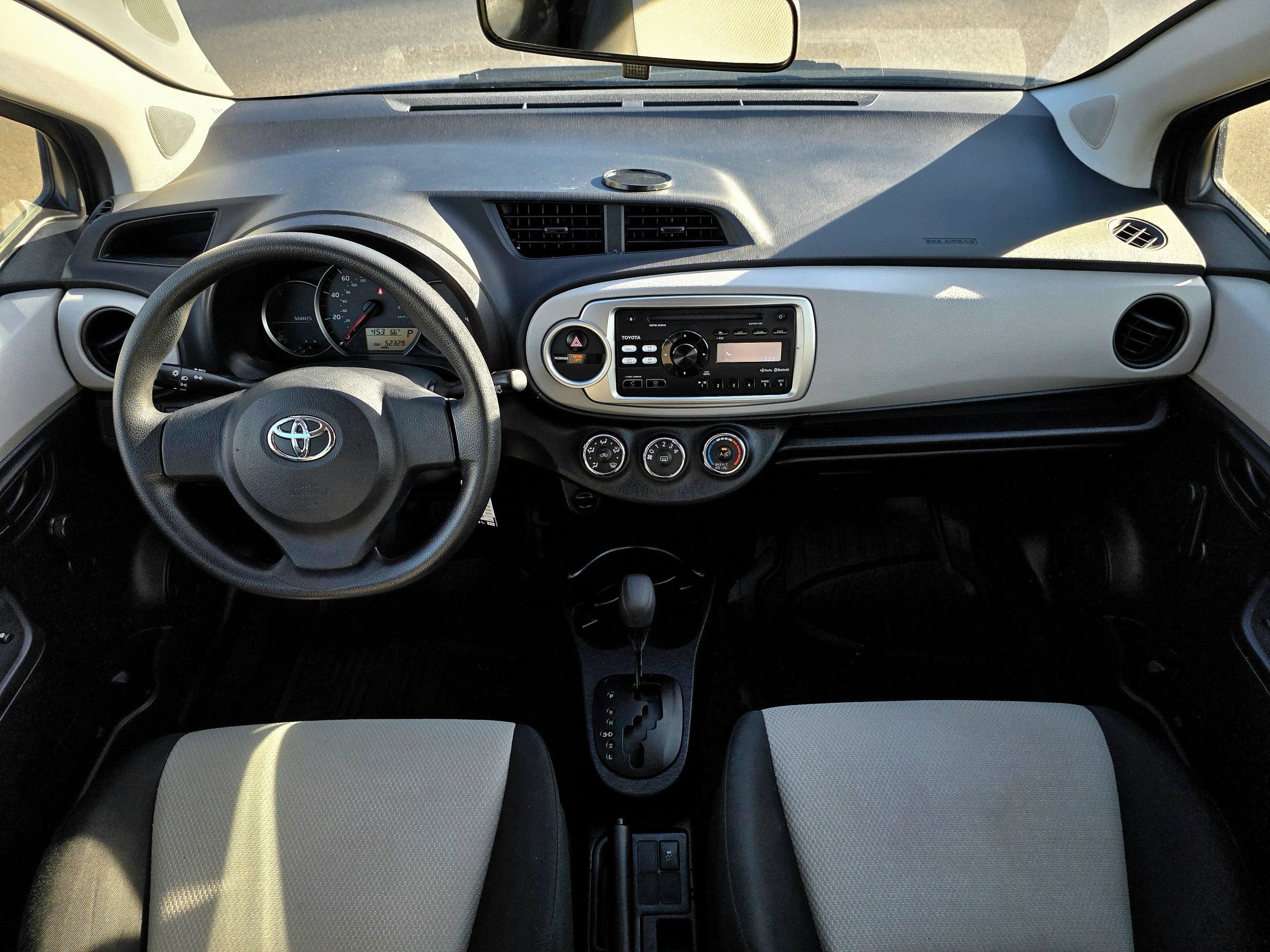 Used 2013 Toyota Yaris L FWD image 16