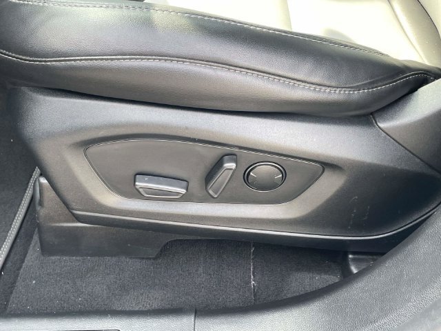 Used 2022 Ford Explorer XLT w/ Equipment Group 202A RWD image 16