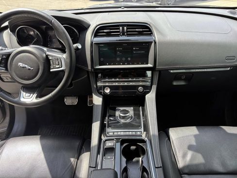 Used 2019 Jaguar F-PACE R-Sport AWD/4WD image 25