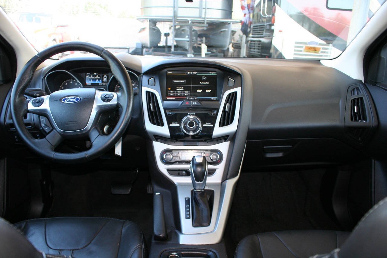 Used 2014 Ford Focus SE w/ Equipment Group 201A FWD image 15