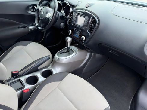 Used 2011 Nissan Juke SV FWD image 12