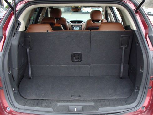 Used 2017 Chevrolet Traverse Premier image 36