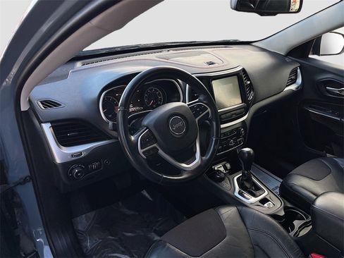 Used 2014 Jeep Cherokee Trailhawk w/ Comfort/Convenience Group image 9