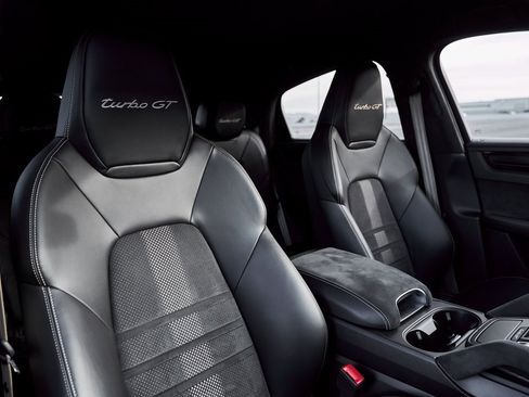 Used 2023 Porsche Cayenne Turbo GT image 48