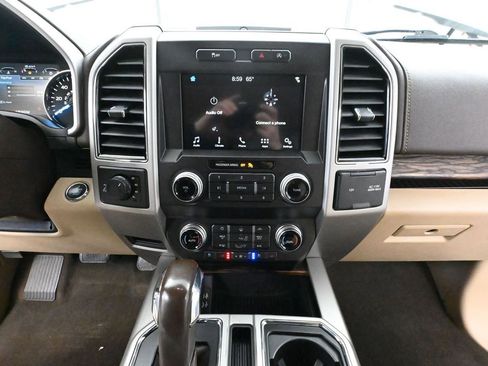 Used 2019 Ford F150 Lariat w/ Equipment Group 502A Luxury AWD/4WD image 33