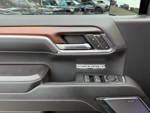 Used 2024 GMC Sierra 1500 Denali AWD/4WD image 14