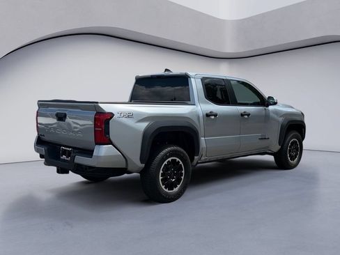 Used 2025 Toyota Tacoma TRD Off-Road AWD/4WD image 5