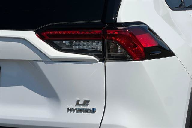 Certified 2023 Toyota RAV4 LE AWD/4WD image 31