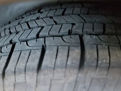 Used 2010 Ford Focus SE FWD image 15
