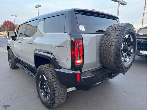 Used 2024 GMC Hummer EV 2X w/ Extreme Off-Road Package image 7