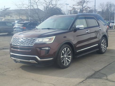 Used 2018 Ford Explorer Platinum image 3