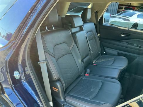 Used 2023 Nissan Pathfinder Platinum w/ Cargo Package image 21
