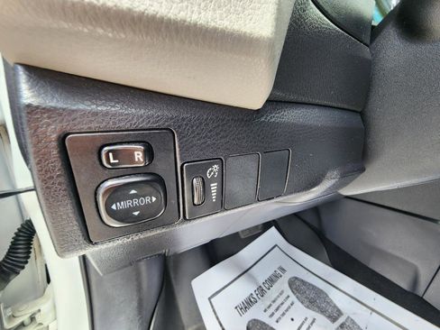 Used 2016 Toyota Corolla LE image 21