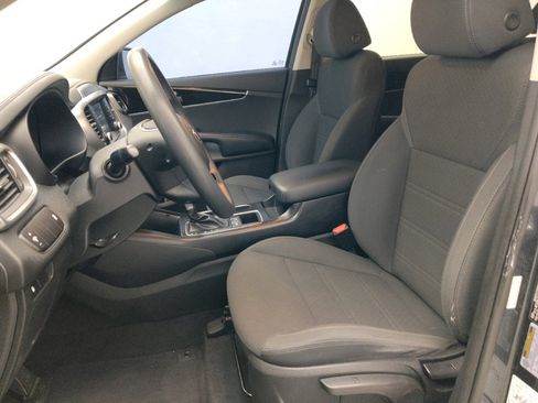 Used 2020 Kia Sorento AWD V6 image 17