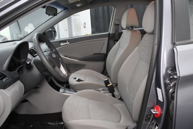 Used 2016 Hyundai Accent SE FWD image 11
