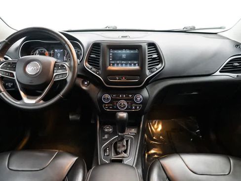 Used 2019 Jeep Cherokee Latitude Plus w/ Comfort/Convenience Group AWD/4WD image 9