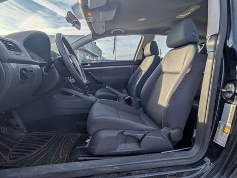 Used 2008 Volkswagen Rabbit S image 3