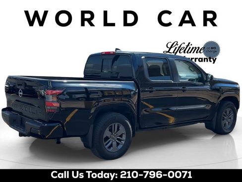 Used 2025 Nissan Frontier SV w/ SV Convenience Package RWD image 3