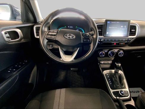 Certified 2025 Hyundai Venue SEL FWD image 6