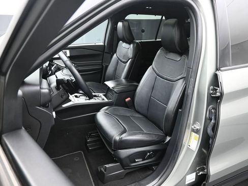 Used 2020 Ford Explorer ST w/ ST Street Pack image 10