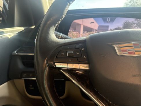 Used 2021 Cadillac Escalade ESV Premium Luxury image 22