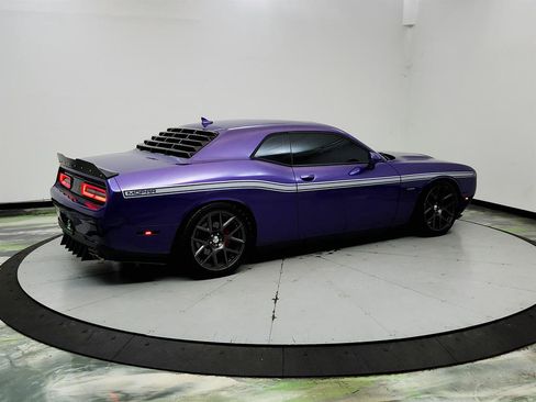 Used 2016 Dodge Challenger R/T w/ Driver Convenience Group RWD image 5