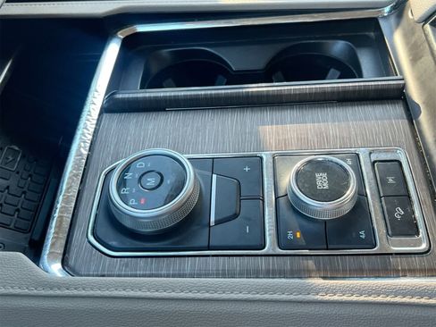 Used 2022 Ford Expedition Max Limited image 31