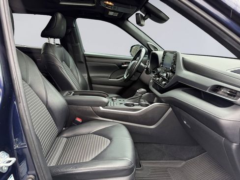 Used 2021 Toyota Highlander XSE image 17