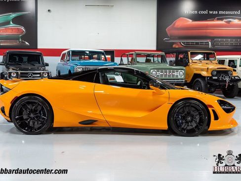 Used 2024 McLaren 750S Spider image 17