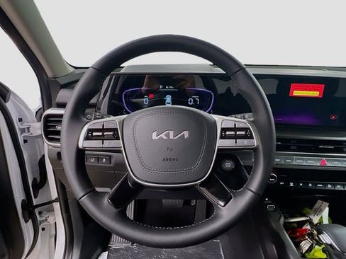 New 2025 Kia Telluride S image 11