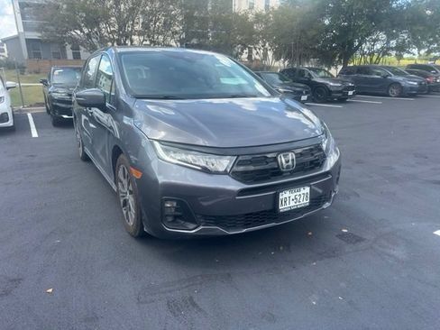 Used 2026 Honda Odyssey Touring image 3