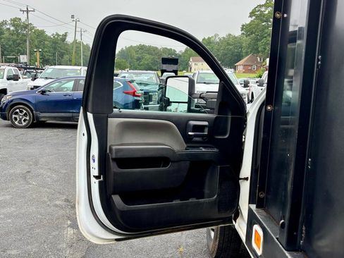 Used 2018 Chevrolet Silverado 3500 W/T w/ WT Convenience Package AWD/4WD image 10