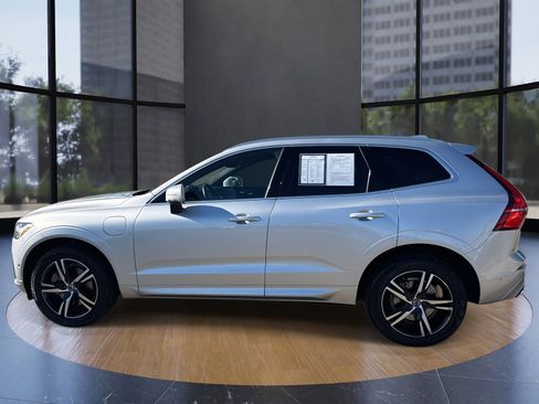 Used 2018 Volvo XC60 T8 R-Design w/ Convenience Package image 5