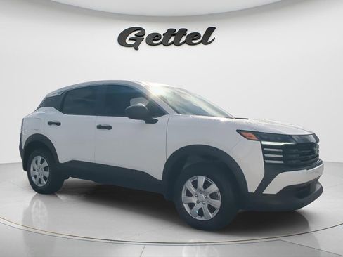 Certified 2025 Nissan Kicks S image 10