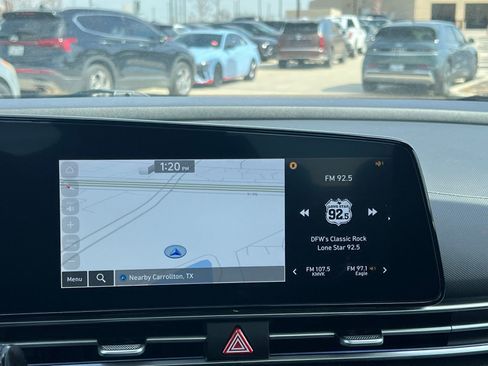 Certified 2025 Hyundai Elantra Limited image 32