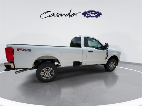 New 2025 Ford F350 XLT w/ FX4 Off-Road Package AWD/4WD image 9