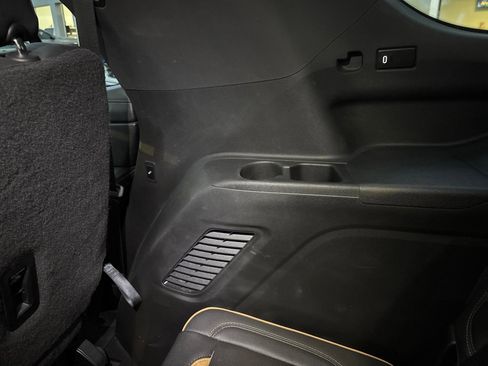 Certified 2023 GMC Yukon AT4 image 37