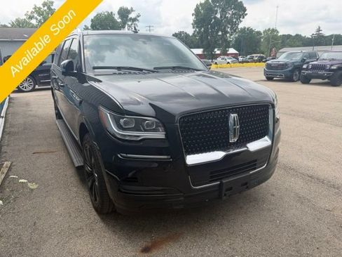 Used 2023 Lincoln Navigator L Reserve w/ Equipment Group 201A AWD/4WD image 4