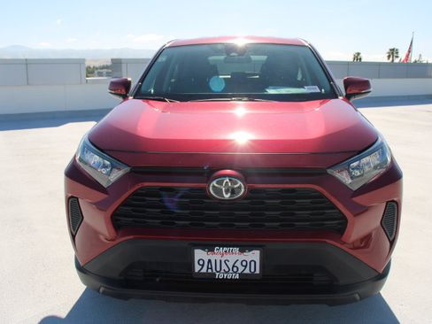 Certified 2022 Toyota RAV4 LE FWD image 5