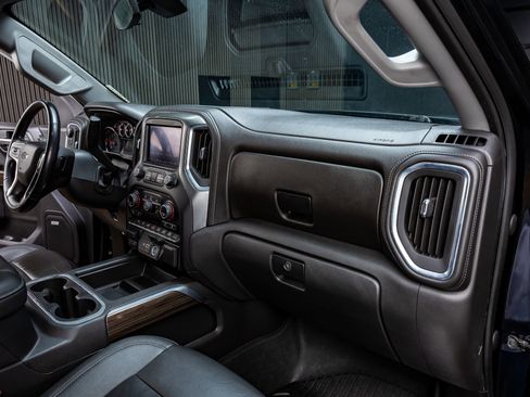 Used 2021 Chevrolet Silverado 1500 LT Trail Boss w/ Convenience Package II image 17