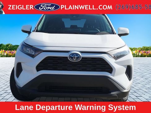 Used 2021 Toyota RAV4 LE AWD/4WD image 8