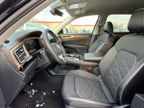 Used 2024 Volkswagen Atlas SE image 10