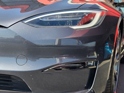 Used 2021 Tesla Model S Plaid image 15