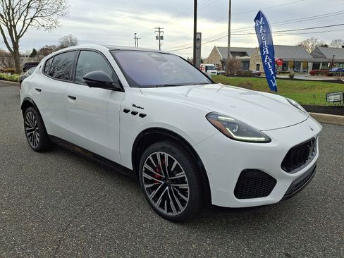 New 2025 Maserati Grecale Modena image 2