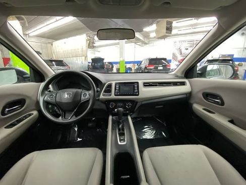 Used 2018 Honda HR-V LX image 26