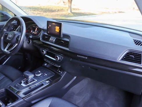 Used 2019 Audi Q5 2.0T Premium w/ Convenience Package image 22