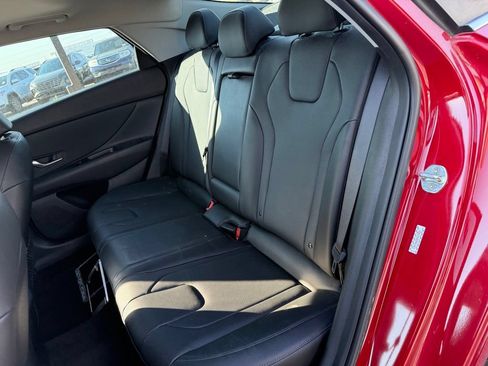 Certified 2022 Hyundai Elantra Limited FWD image 10